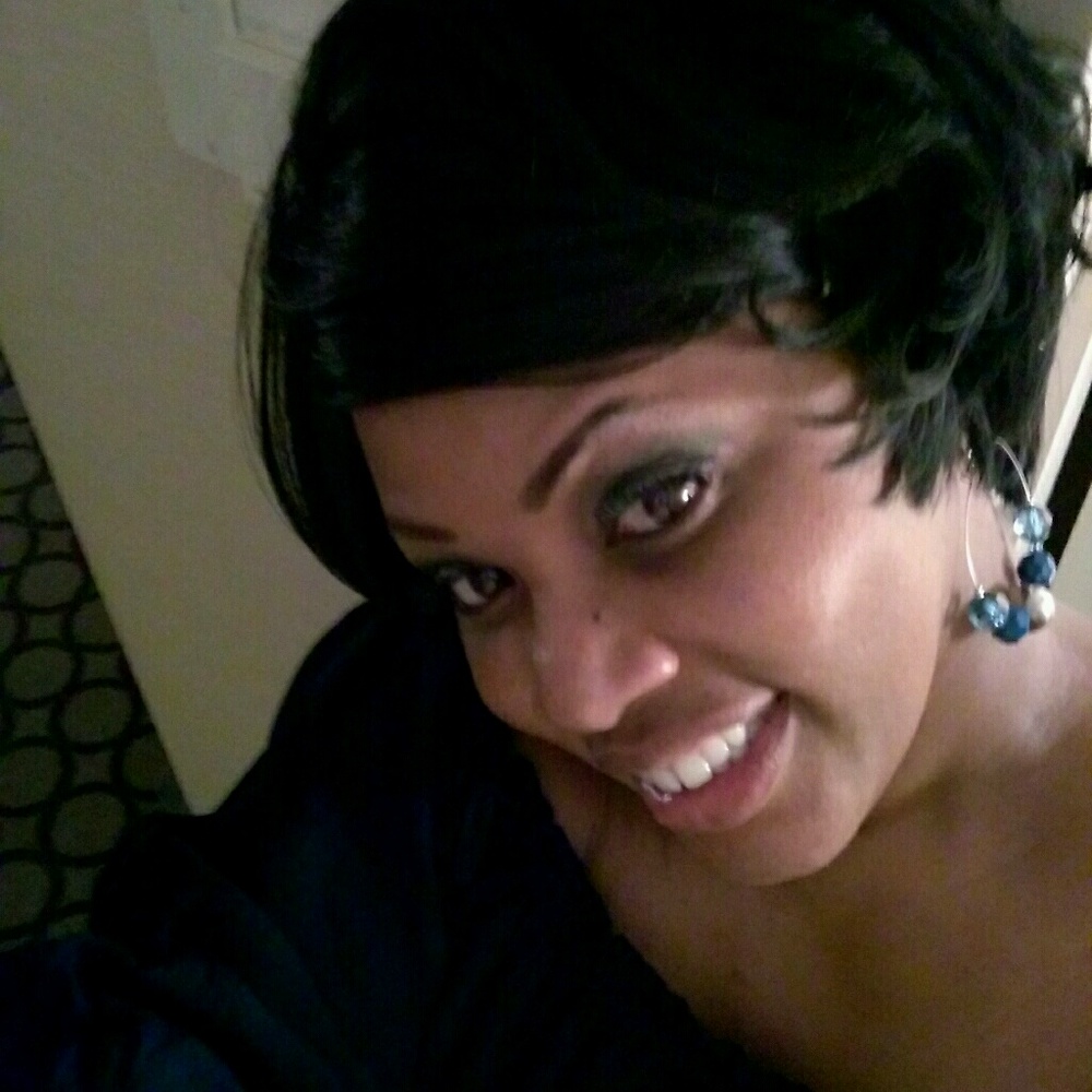 Meet your Posher, Kendra